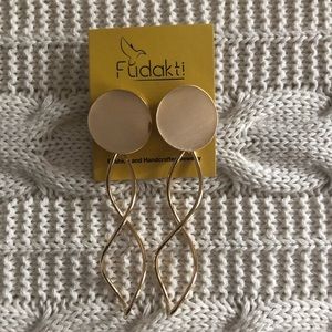 PRICE DROP! Boutique Gold earrings with silk pouch